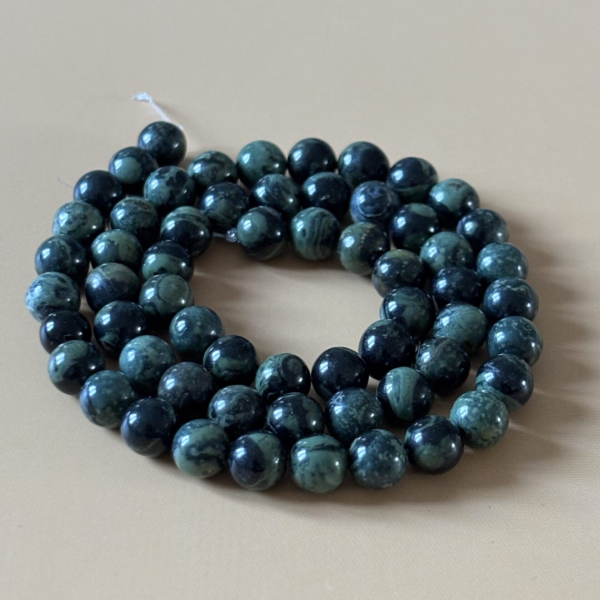 perles rondes jaspe kambaba 6 mm au style naturel et élégant