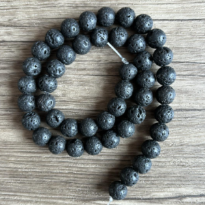 pierre de lave en perles de 6 ou 8 mm vendues à l'unité, en lot ou fil complet