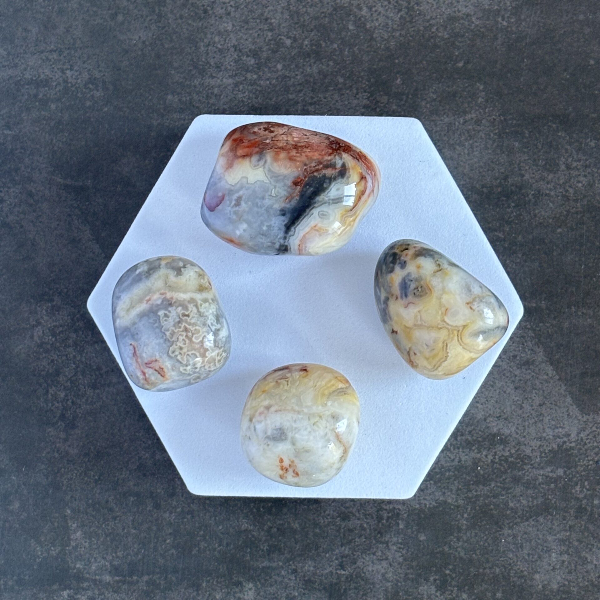 Agate Crazy Lace naturelle – pierre roulée aux couleurs vives et formes uniques