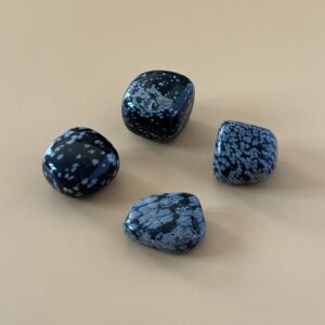 Obsidienne Neige roulée – énergie douce pour apaiser et recentrer en douceur