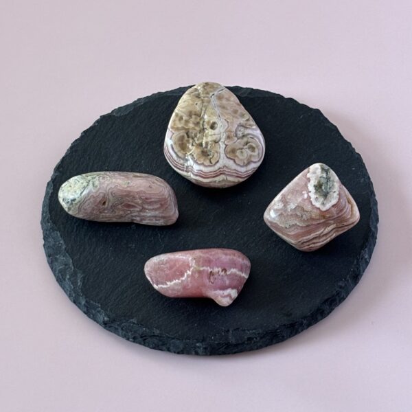 Pierre Rhodochrosite – apaise le stress et réconforte les cœurs blessés