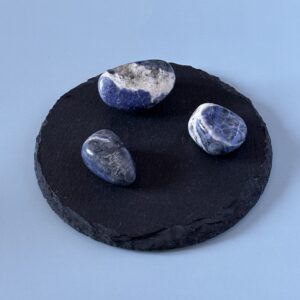 Sodalite polie – pierre de calme intérieur et de discernement spirituel