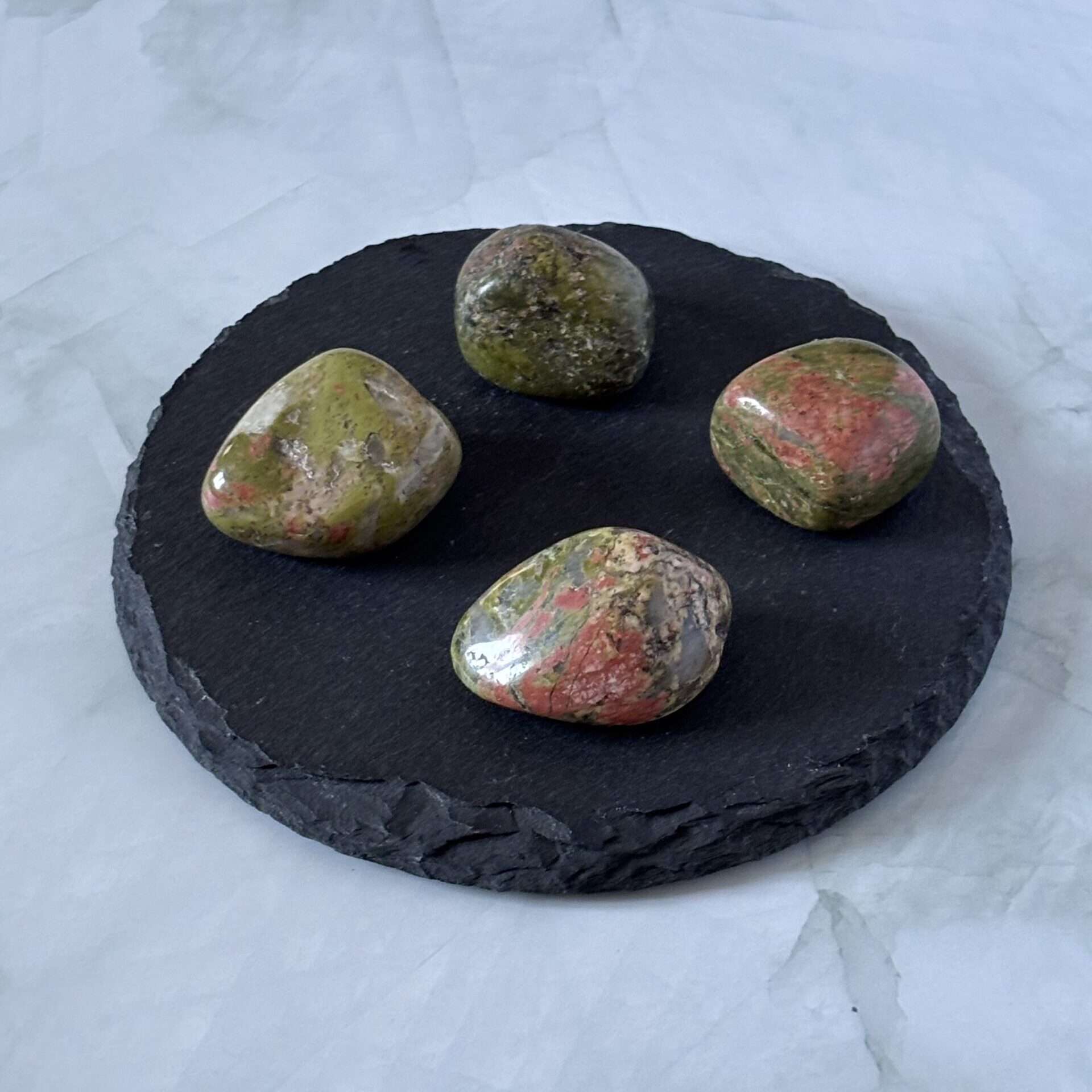 Unakite naturelle – pierre verte et rose pour l’équilibre émotionnel