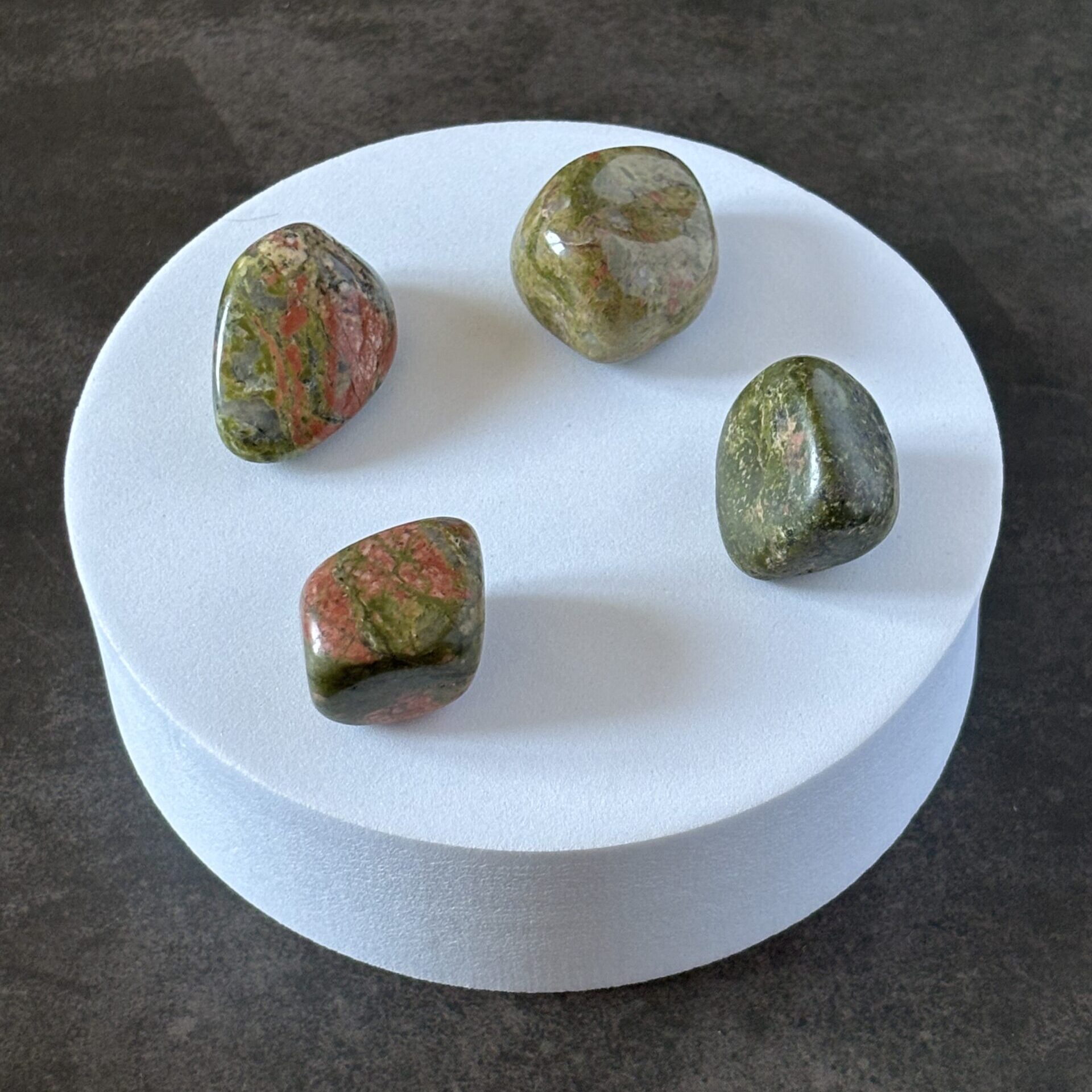 Pierre roulée unakite – apaise les blocages émotionnels et renforce la stabilité intérieure