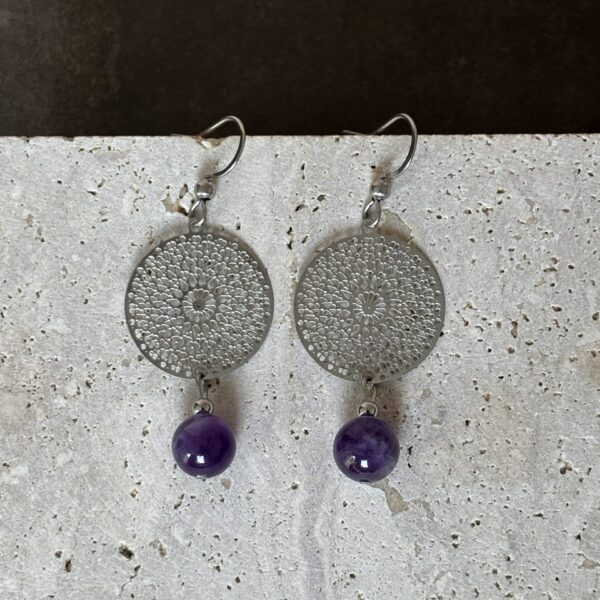 boucles pendantes mandala avec perle amethyste