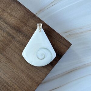 bijou pendentif oeil de sainte lucie porte-bonheur
