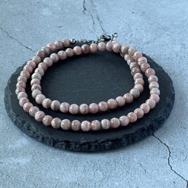 Collier en rhodochrosite perles rondes – pierre de tendresse et sérénité