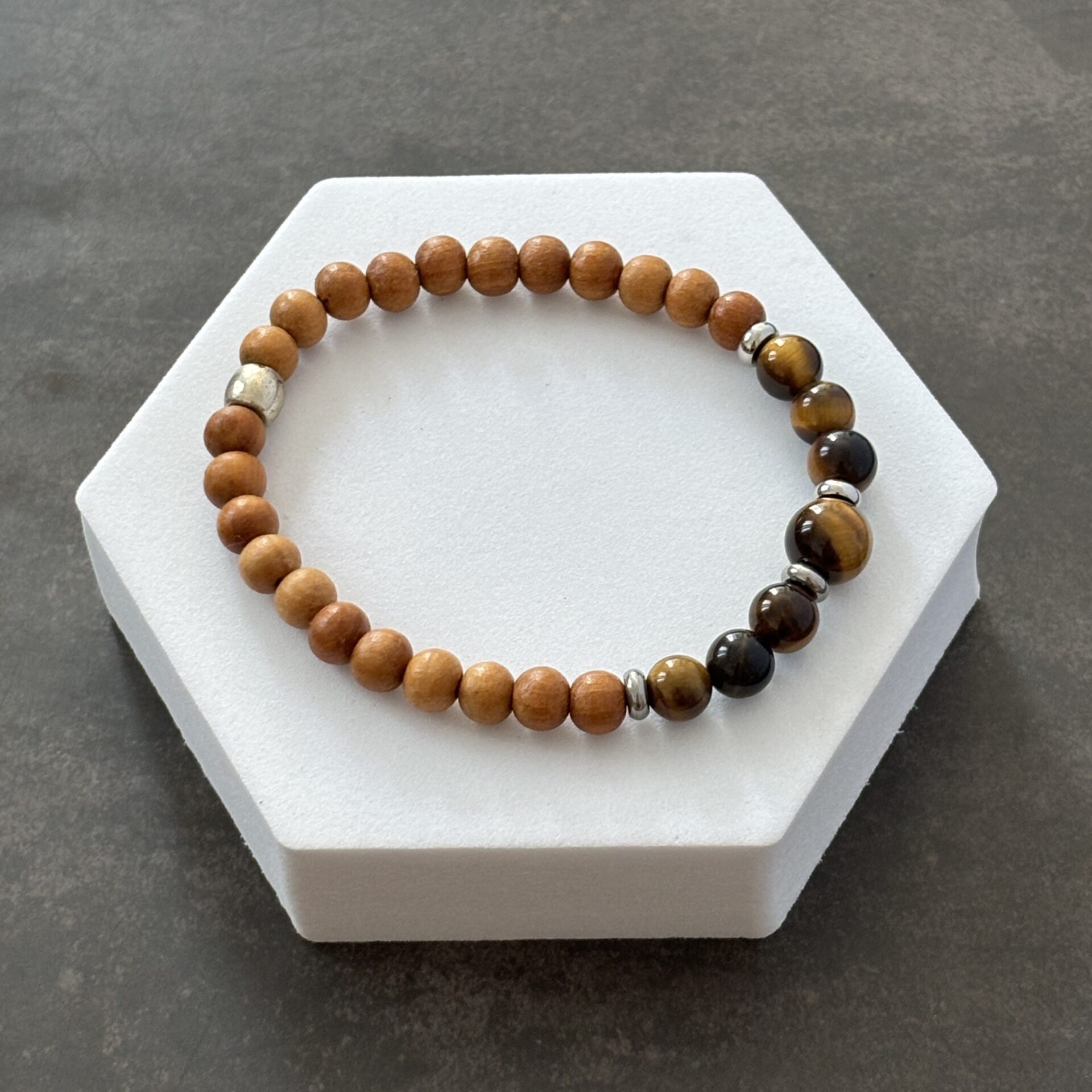 Bracelet œil de tigre et bois exotique – pierre de protection et force intérieure