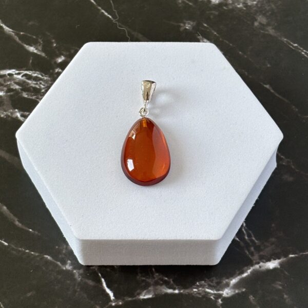 Pendentif goutte ambre miel élégant pierre naturelle