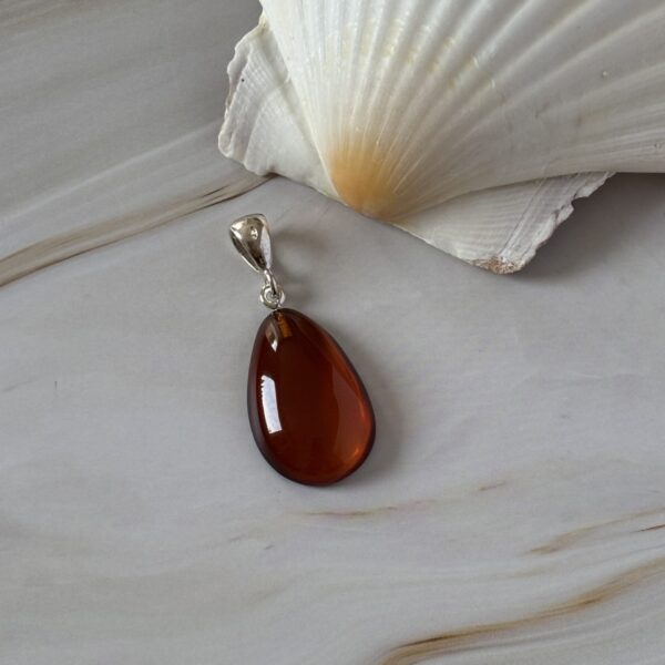 Bijou pendentif goutte d'ambre véritable pour femme