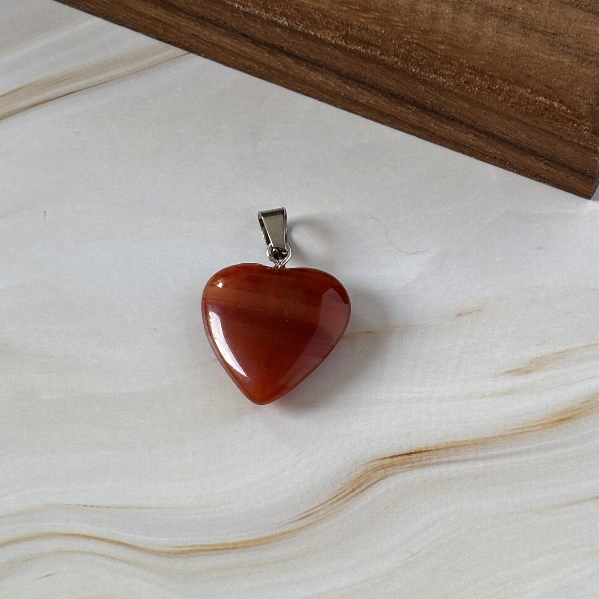 Bijou pendentif coeur cornaline pierre naturelle vitalité et confiance