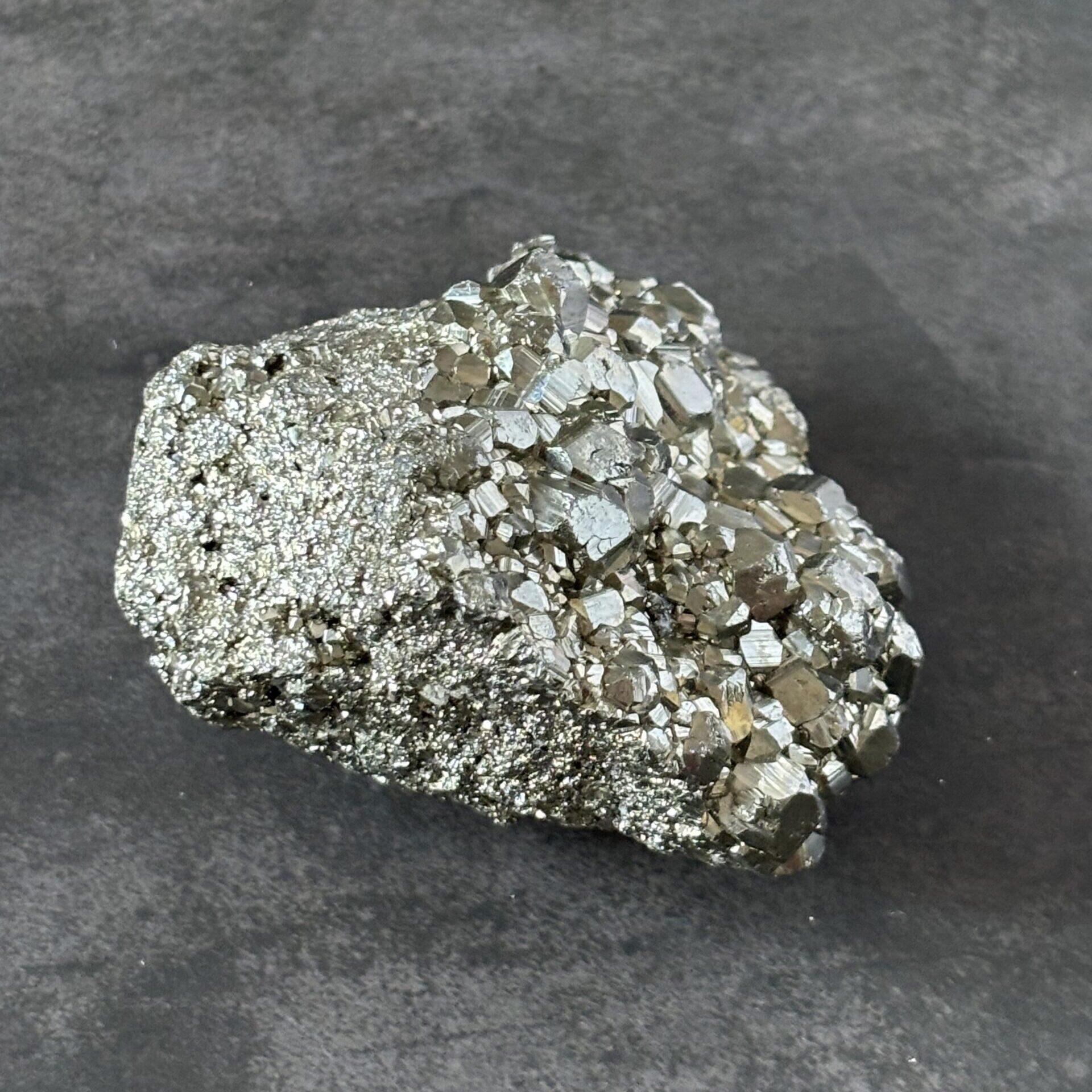 Bloc de pyrite brute scintillante, minéral doré pour lithothérapie et décoration