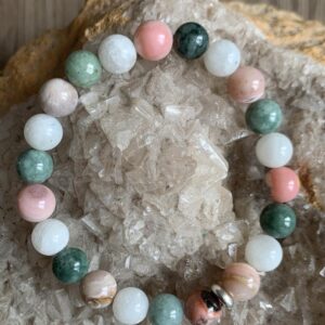 pierre de lune blanche, jade de Birmanie et opale rose bracelet maternité