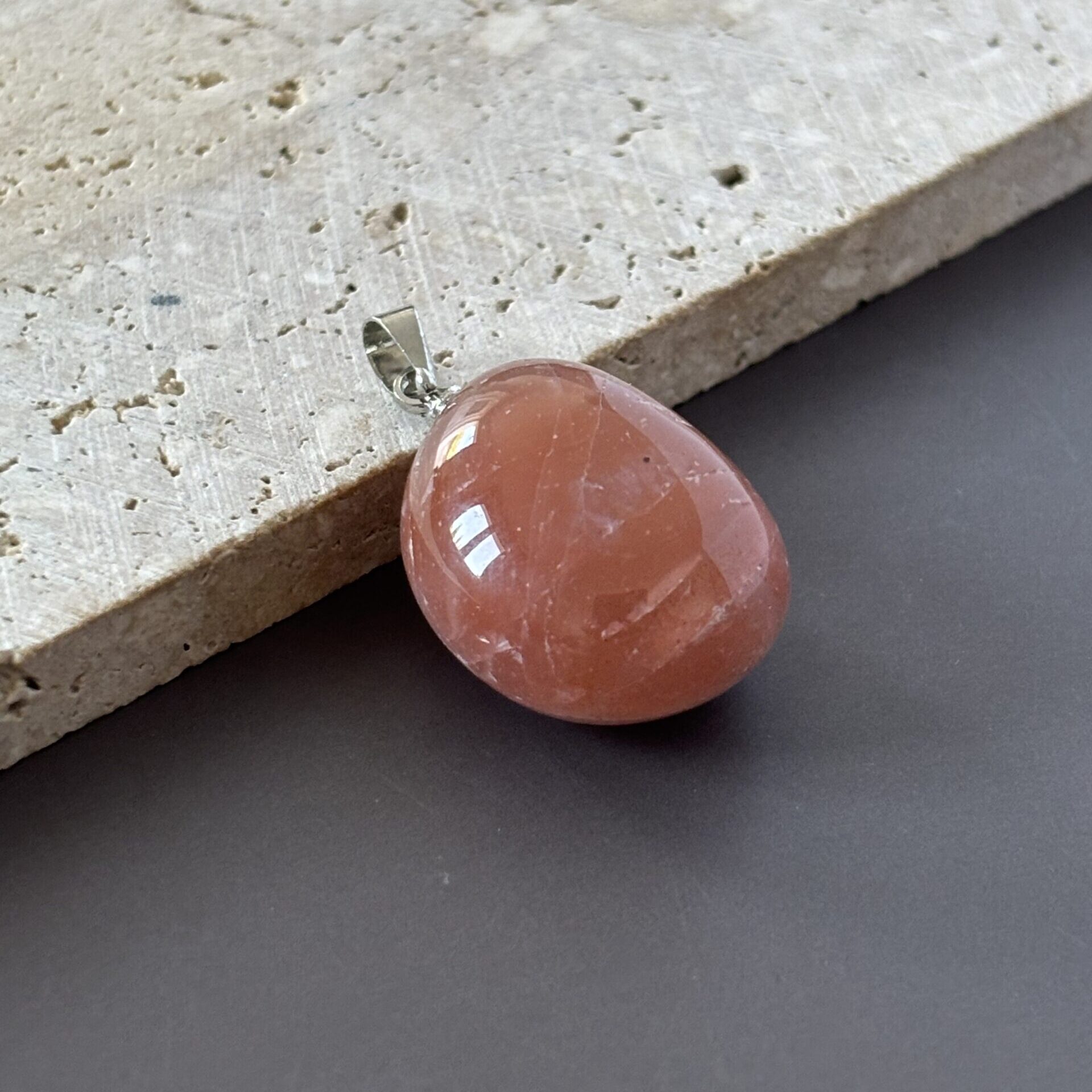 Pendentif cornaline pierre roulée créativité