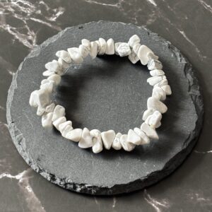 Bracelet howlite en petites pierres naturelles pour style bohème