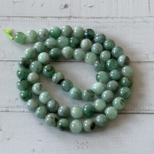 perles 6 mm émeraude aux nuances vert profond pour bijoux faits main