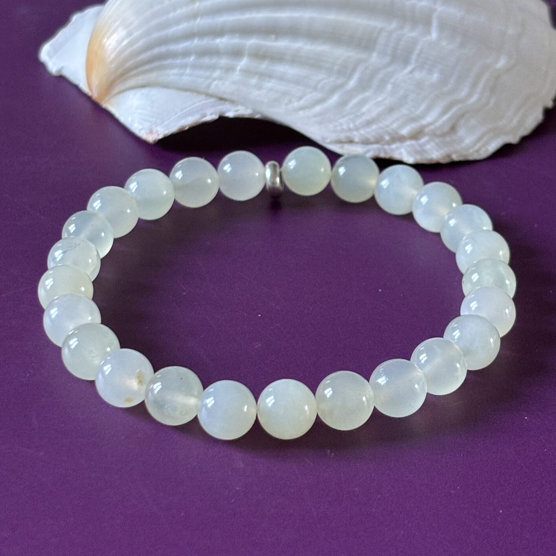 Bracelet serpentine naturelle vert avec perles rondes pour énergie et protection