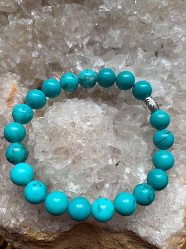 Bracelet turquoise verte stabilisée perles 8 mm