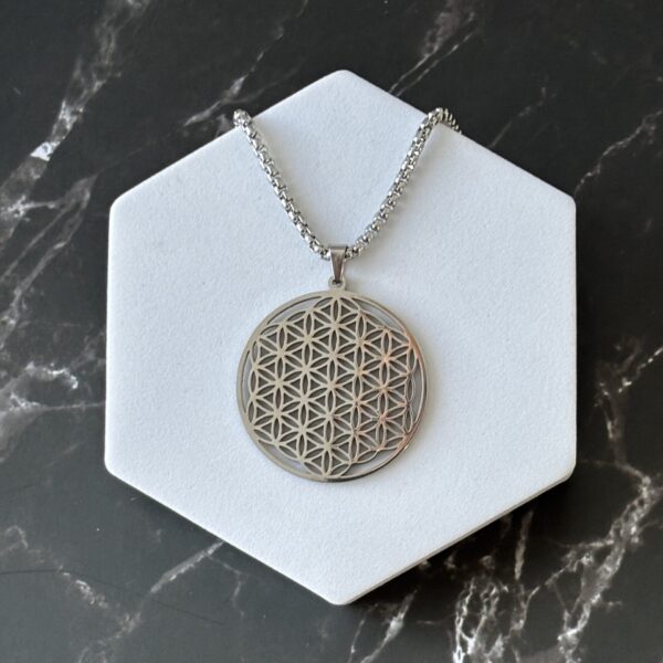 Pendentif Fleur de Vie en acier inoxydable – bijou spirituel et protecteur