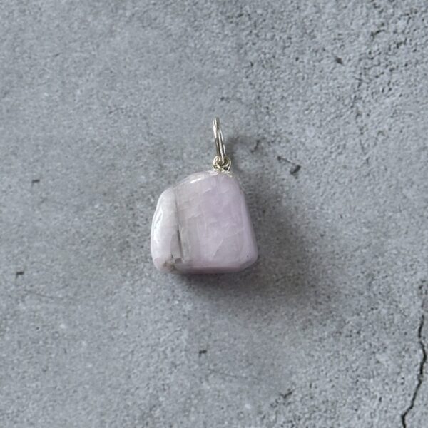 bijou pendentif kunzite pour femme