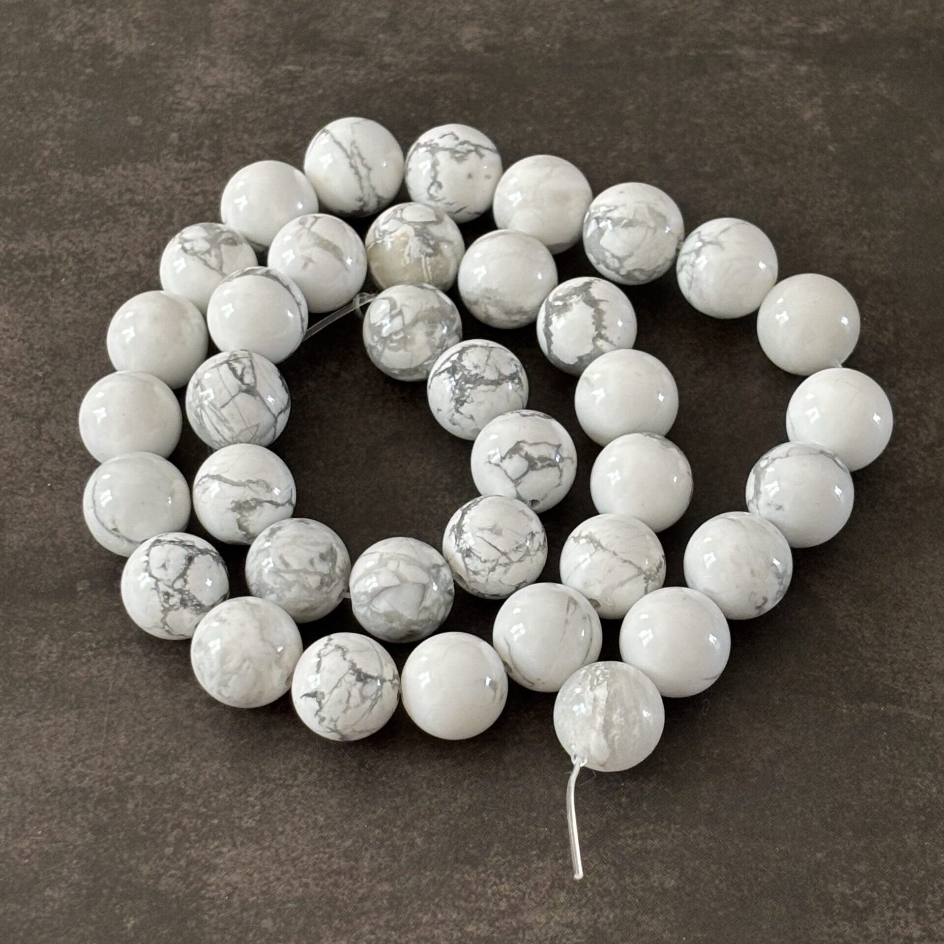 Howlite perles 10 mm énergie relaxante