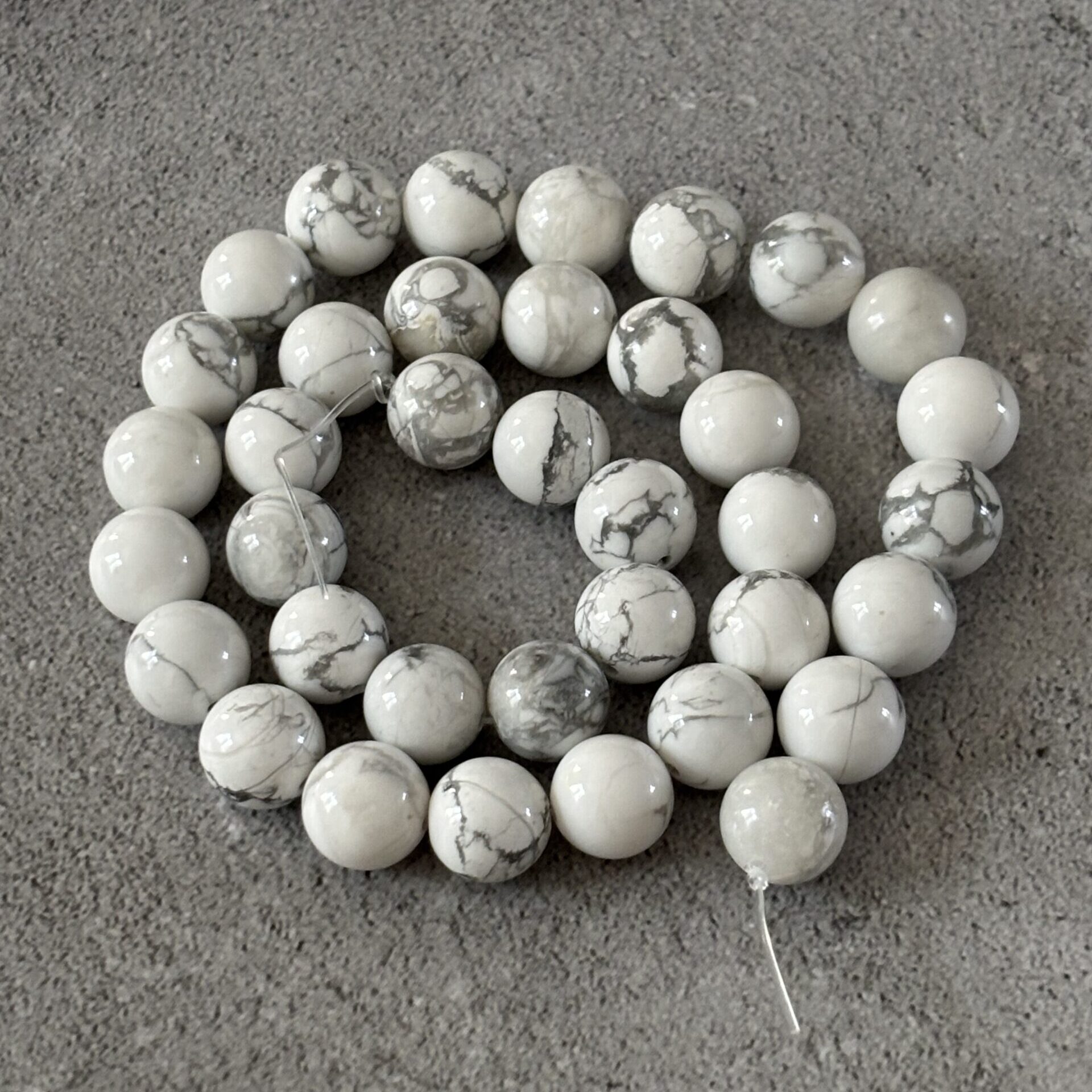 Perles howlite 10 mm apaisement et sérénité