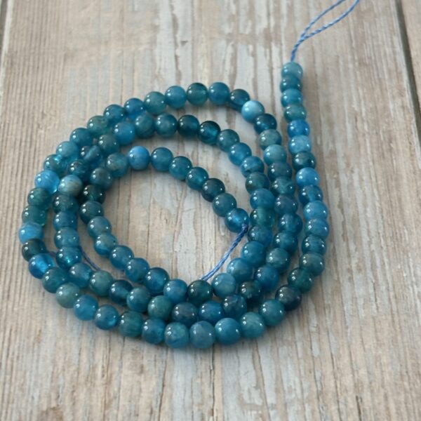 Fil de perles apatite 4 mm véritables
