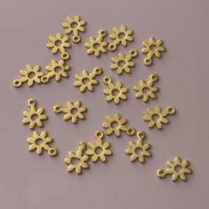pendentif fleur métal doré – breloque décorative pour création de bijoux artisanaux