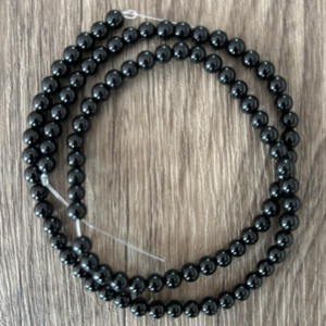 agate noire ou onyx en fil de perles 4 mm