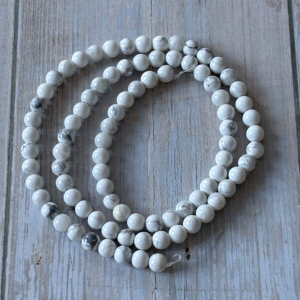 Fil de perles howlite 4 mm véritables pour vos créations artisanales