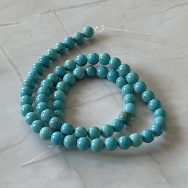 Perles fines turquoise Sinkiang 6 mm de qualité pour créations uniques