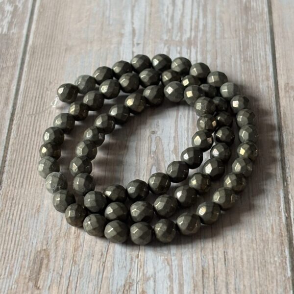 Pyrite naturelle taillée en perles à facettes 6 mm
