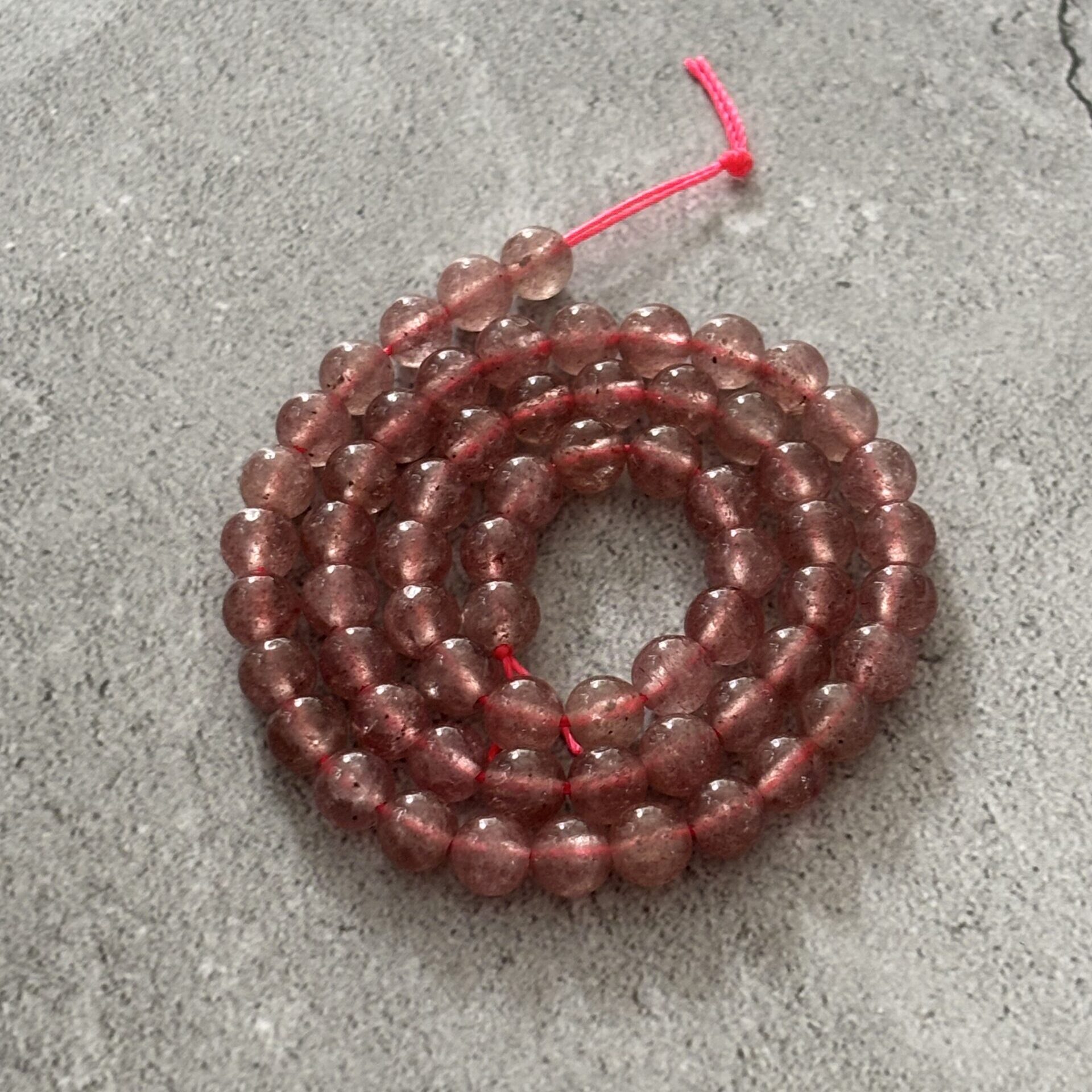 perles quartz fraise 6 mm pierre semi précieuse pour bijoux élégants