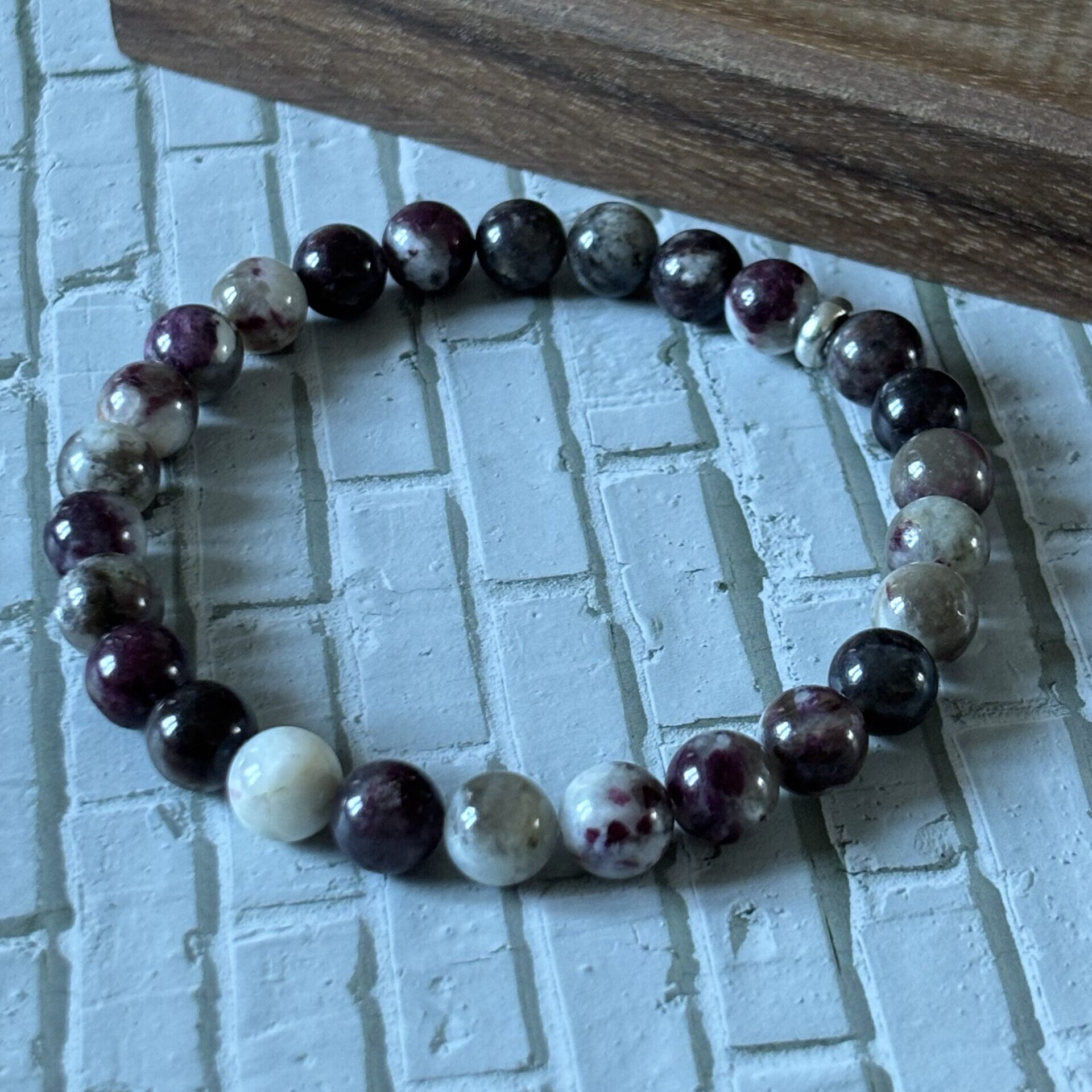 Bracelet en pierres fines tourmaline rose, équilibre émotionnel et style