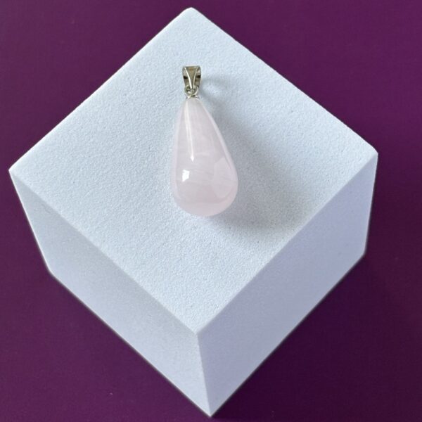 bijou pendentif quartz rose forme bullet
