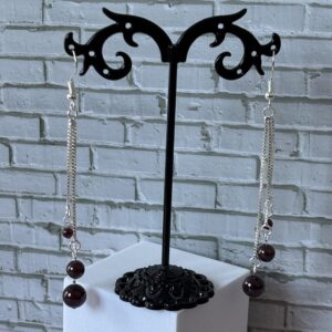 Bijou grenat triple perles force et courage