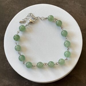 Bracelet aventurine verte avec perles argentées, accessoire bien-être et mode tendance
