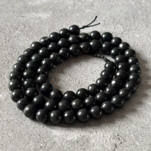 Perles rondes de shungite 6 mm, minéral noir intense
