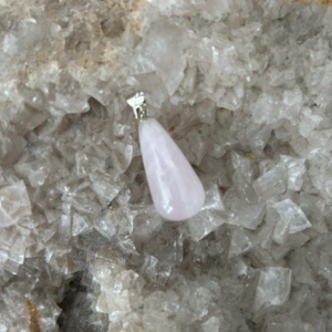 Quartz rose naturel en pendentif bullet