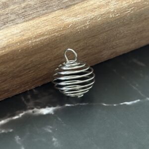 Cage spirale en acier argenté pour perle ou pierre roulée en pendentif