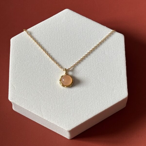Bijou raffiné en Pierre de Soleil sertie – collier luxe fait main