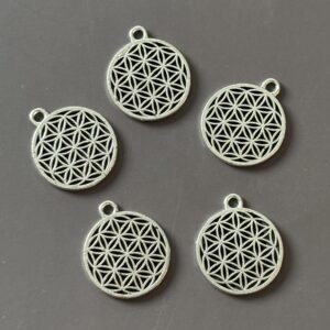 Charm Fleur de Vie spirituel pour bracelet ou collier, accessoire ésotérique favorisant équilibre et protection.