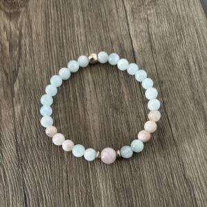 Aigue marine et kunzite, pierres naturelles pour bracelet astrologique signe du scorpion
