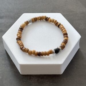 Bijou artisanal bracelet tourmaline noire et Heishi coco – lithothérapie et bien-être
