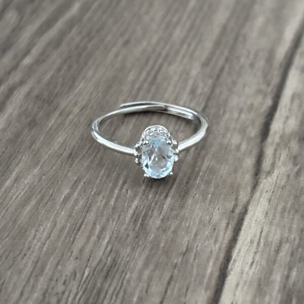 Topaze bleue, bague réglable sur laiton plaqué argent
