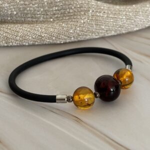 Ambre baltique poli monté sur bracelet souple