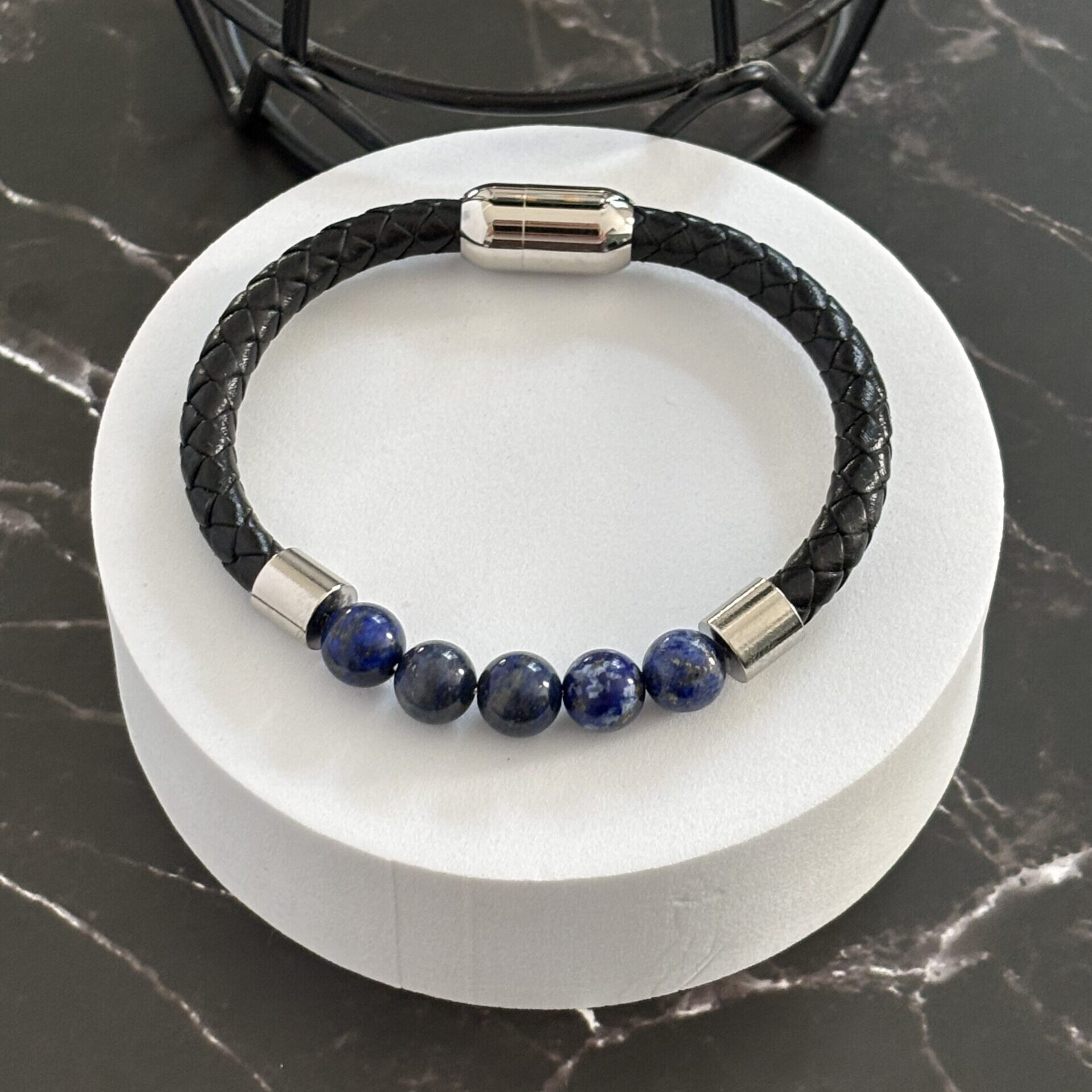 Bijou en cuir véritable et Lapis Lazuli – bracelet fait main et pierre bleue