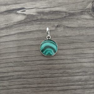 Malachite naturelle pendentif cerclé acier plaqué argent