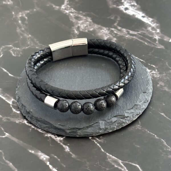 Bracelet homme pierre de lave et cuir noir – bijou ancré et tendance