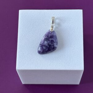 Pendentif lépidolite – soutien émotionnel et bien-être au quotidien